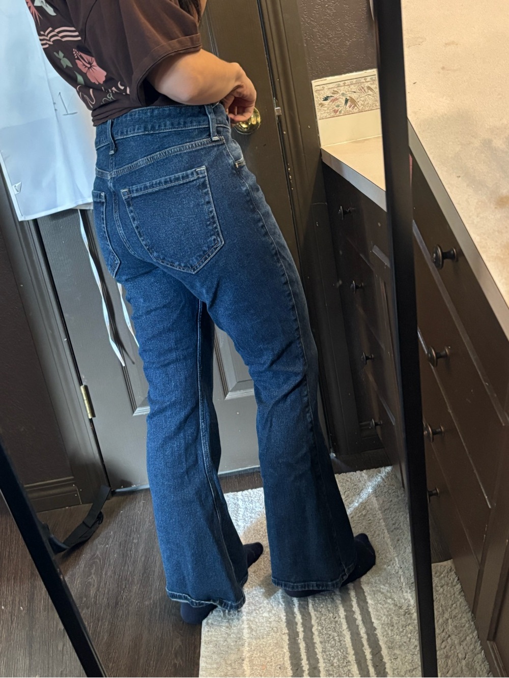 Hollister 4S W27 Short - Women's High Rise Flared Jeans - Dark Blue (1 pair)